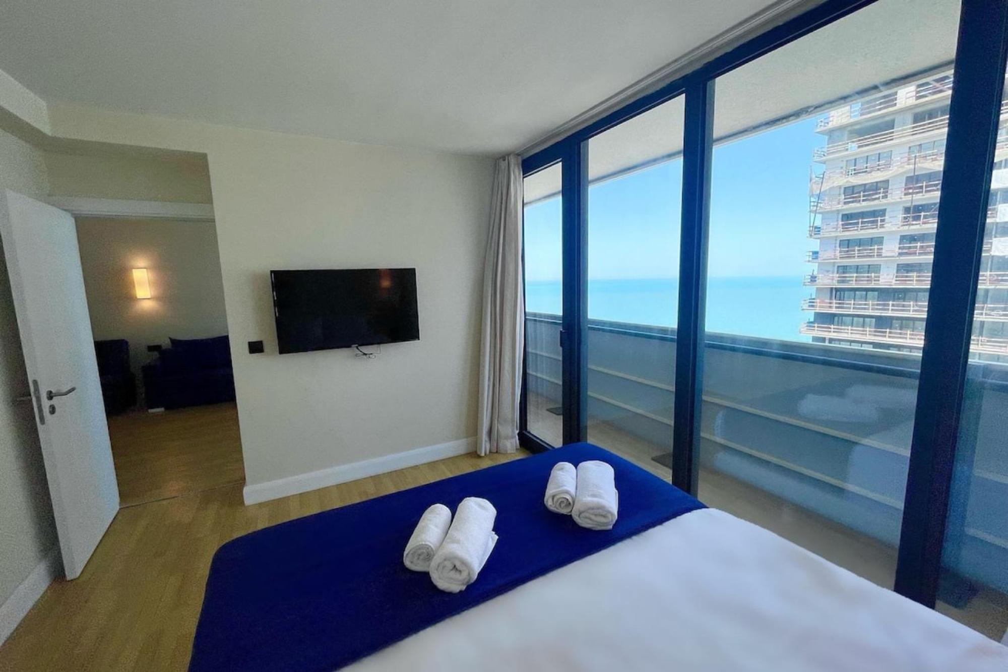 Orbi City Sea View Aparthotel Batumi Exterior photo