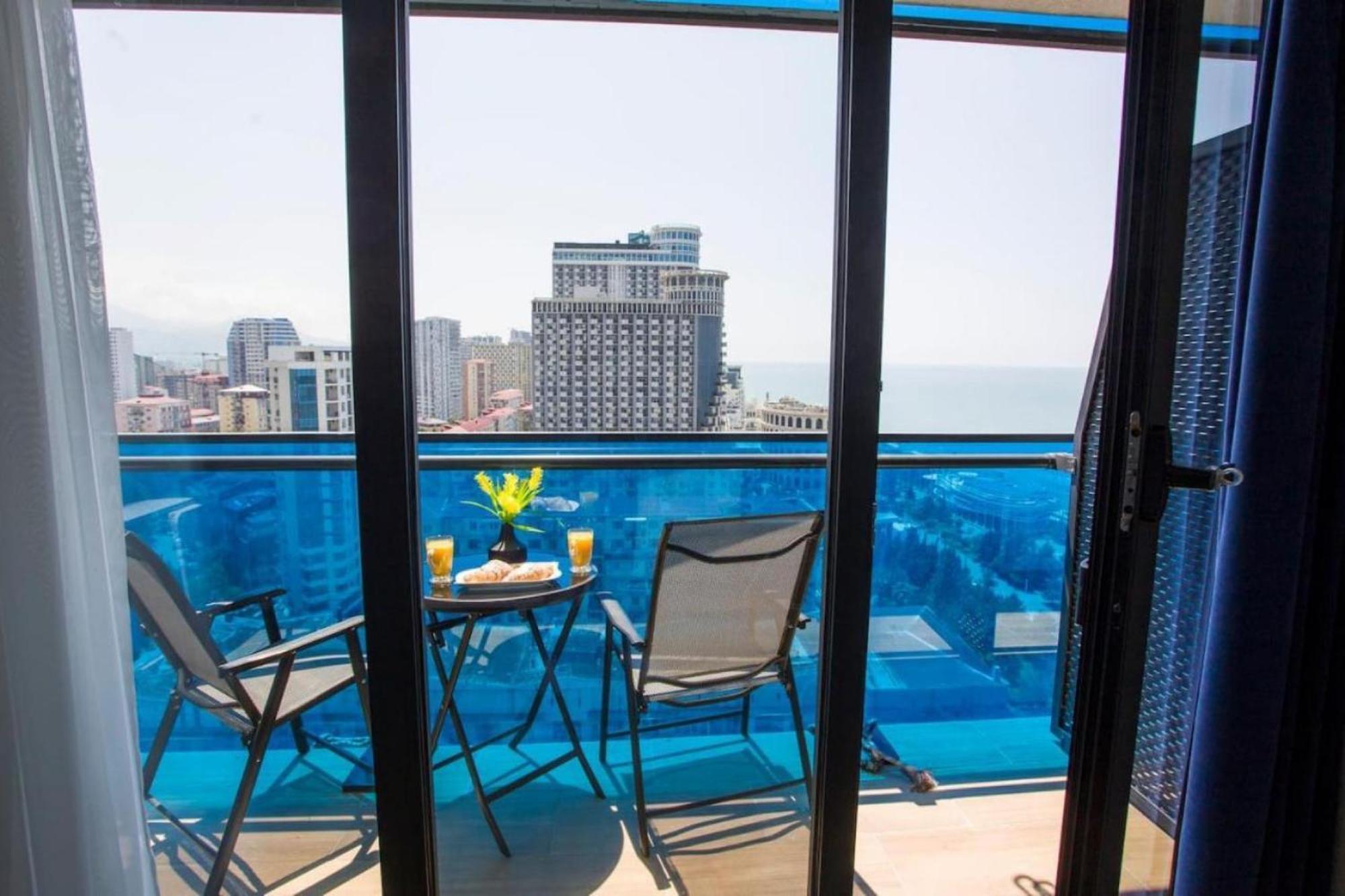 Orbi City Sea View Aparthotel Batumi Exterior photo