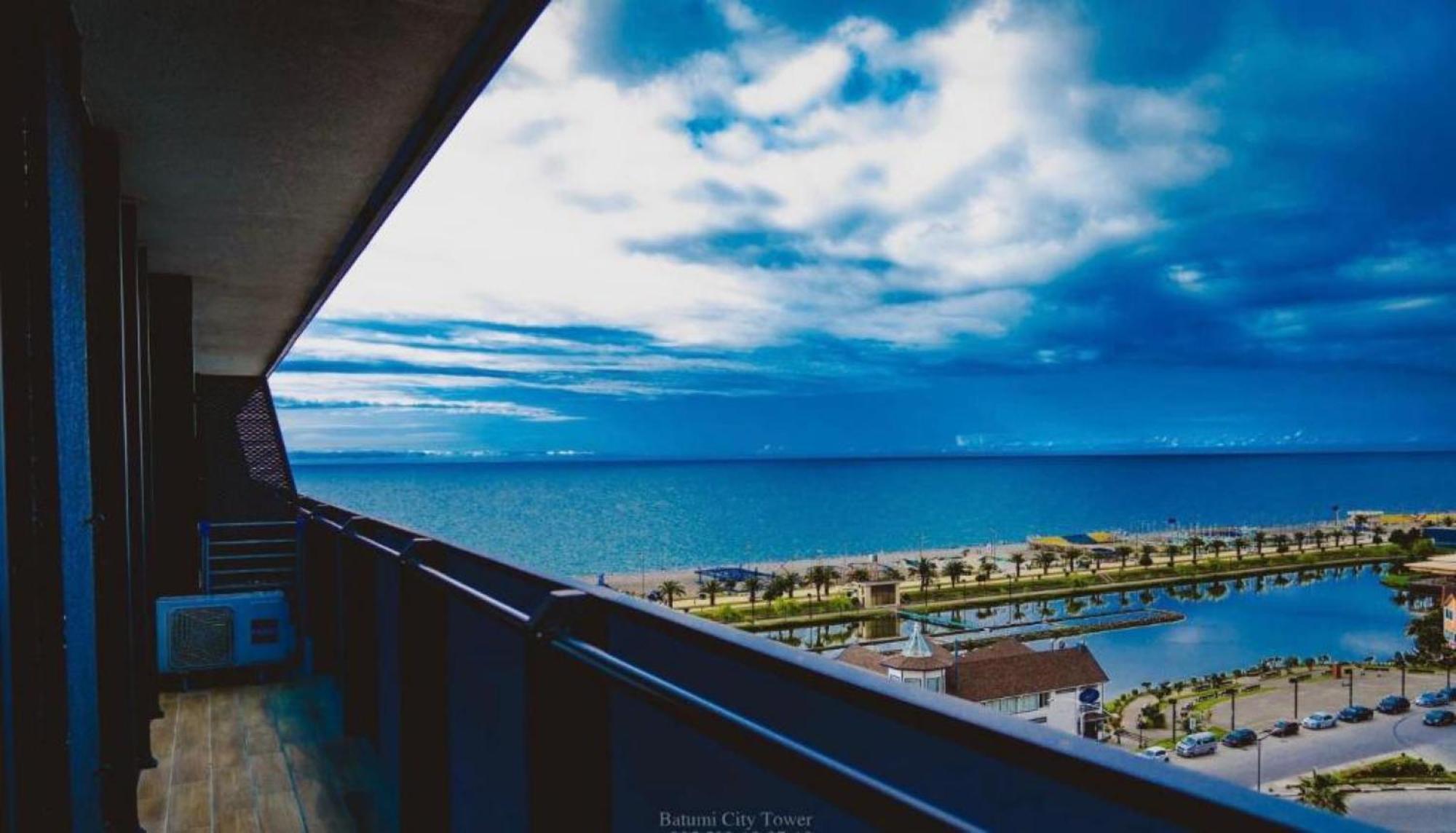 Orbi City Sea View Aparthotel Batumi Exterior photo